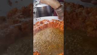 mumbai style pav bhaji in kanpur  🥺 पाव भाजी कैसे तैयार किया जाता है #streetfood  #short #shortfeed