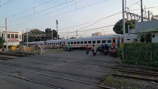 K.A 245 Bengawan tiba di Stasiun Pasar Senen.