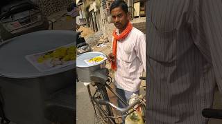 Cycle Wale Bhaiy, Hard working Man Selling Dhokla | #dhokla #respect #hardworkingman | Foody Naveen