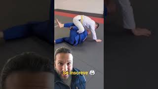 Contra ataque do joelho na barriga.Alguém já conhecia essa posição? Rep: @studentofbjj