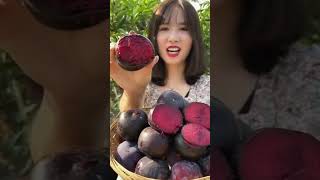 Gadis Cantik dan Buah Segar || Beautiful Girl and Fresh Fruit